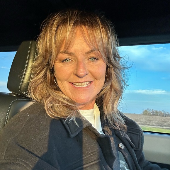 Meet your Posher, Angie - Picture 4 of 4